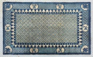 No.R114 * Chinese Antique Carpet ,Origin: Baotou-Suiyuan. Age: Early-19th Century.
Size:118x192cm(3'10"x6'4").Shape: Rectangle. Background Color: Off-whites,lvory.                   