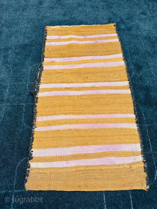Baluch balisht
Excellent Condition 
Size 100 Cm X 50 Cm 
Free Delivery                      