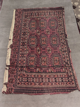 https://zubaidatribalrugs.etsy.com/listing/4388475633
Over 150 You Years Old.