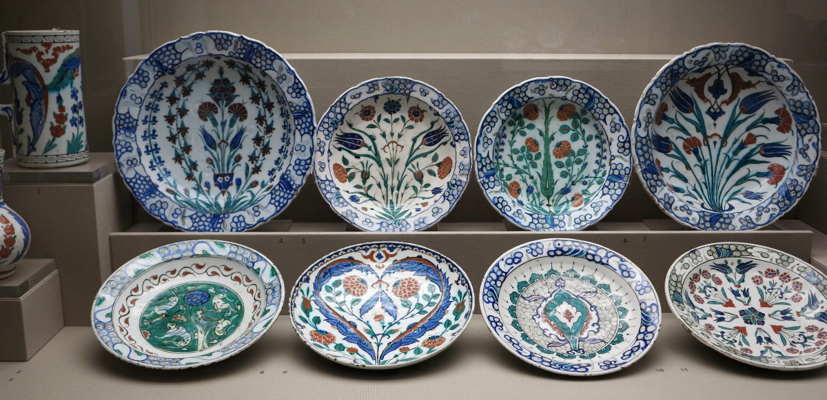 Ottoman Iznik Plates and Vessels, Benaki Museum of Islamic Art, athens