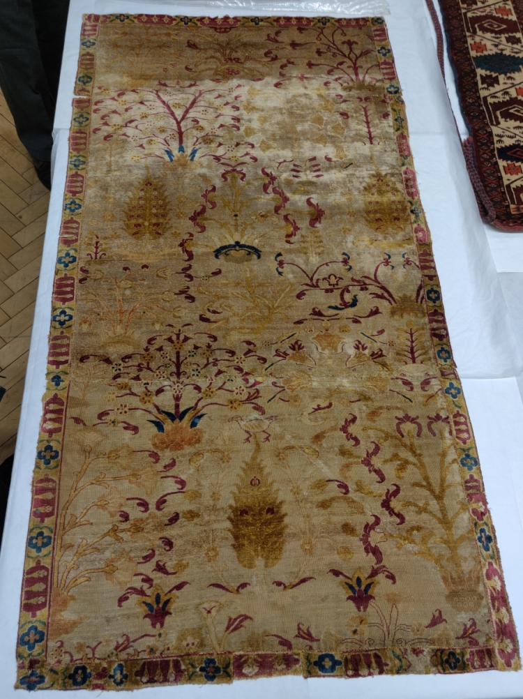 Blythe House, V&amp;A, Safavid Persian silk carpet