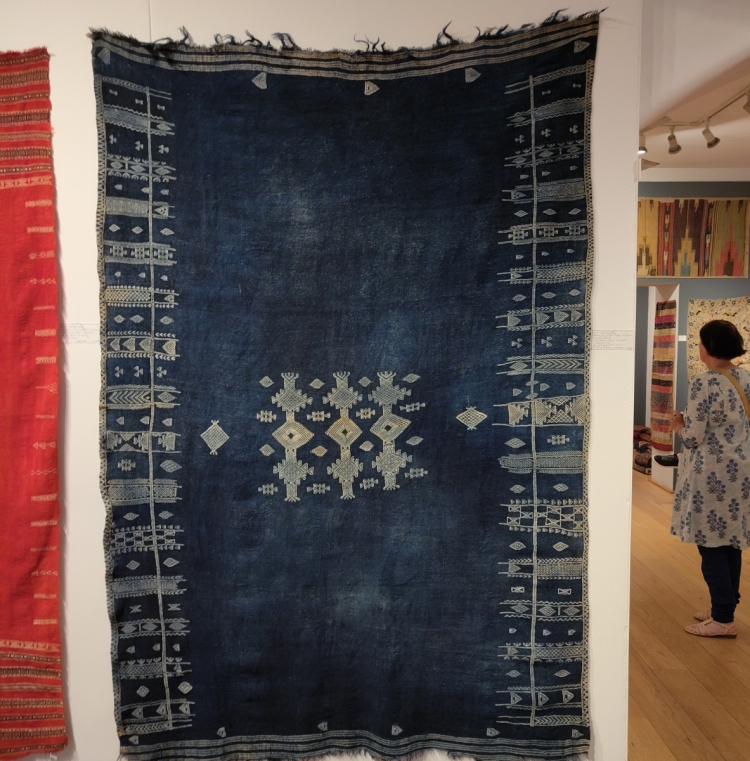 Libyan weaving with Menzel Galerie Nordafrika
