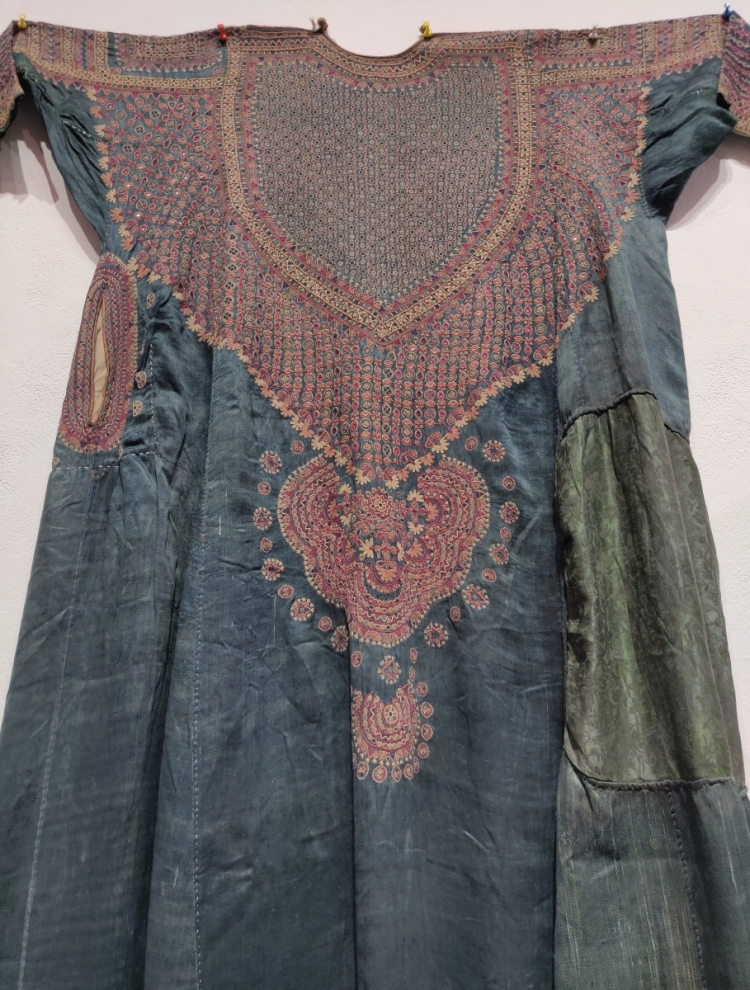Gujarati Indian dress at Achdjian Gallery at Hali Fair 2019, London