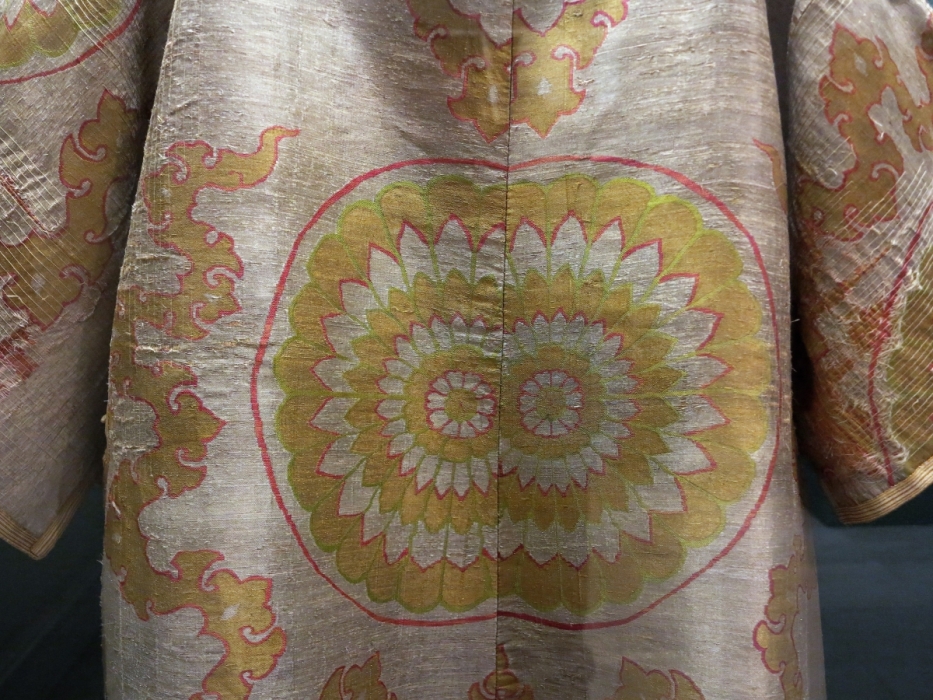 Prelate’s cope of gold-woven Ottoman silk, dedicated by the Metropolitan of Nikomedeia, Neophytos, to the Monastery of St John the Forerunner at Serres. 1629. H. 1.30 m. (ΓΕ 9349) image copyright rugrabbit.com text copyright Benaki Museum